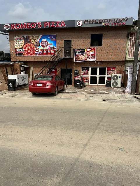 Romeo's Pizza Ajao