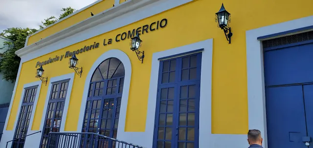 Panadería y Repostería La Comercio