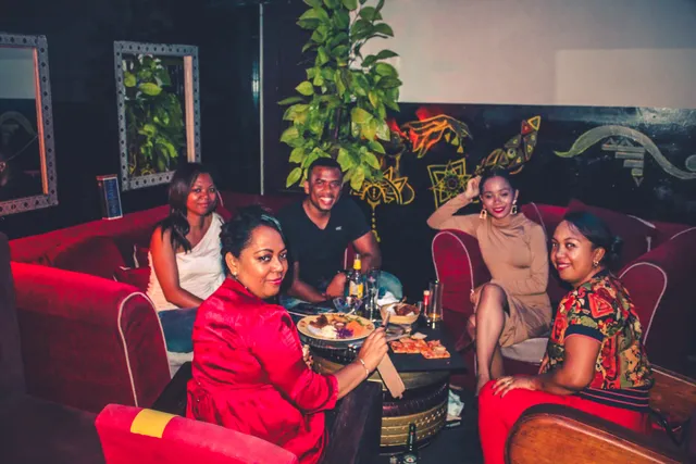 Le Point d'Exclamation Lounge Bar