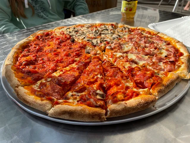 Metro Pizza u. Snacks