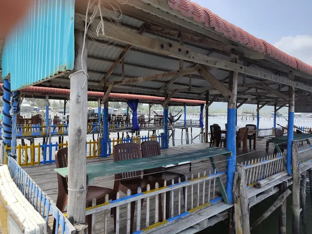 Nhà Trên Biển - Joy Adventures - Restaurant & Boat to Starfish Beach