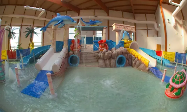 Grand Marquis Waterpark Hotel & Suites