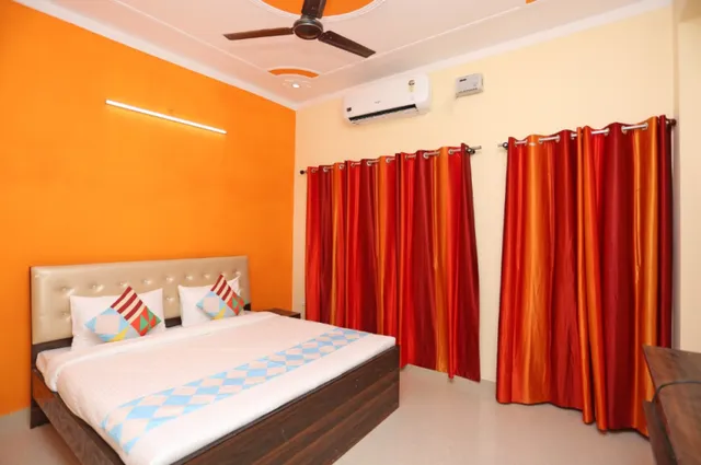 OYO Home 15712 Home Spacious 2bhk Near Sahastradhara Crossing