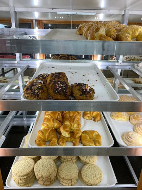 Latinos Bakery