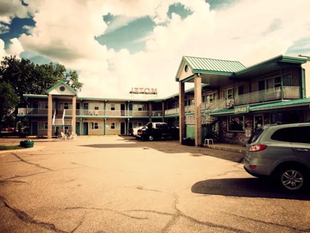 Satellite Motel Medicine Hat