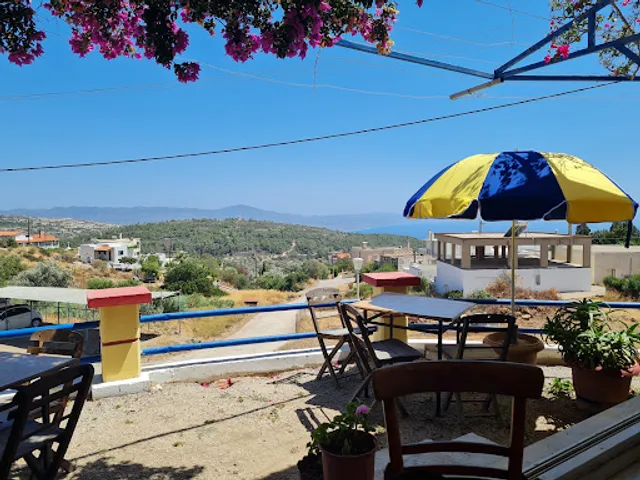 Taverna Christos Corner. Grill kafe bar