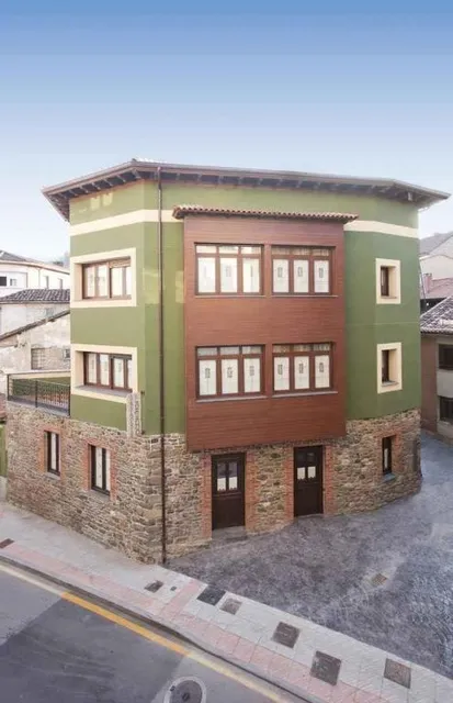 APARTMENTS THE ARAMO