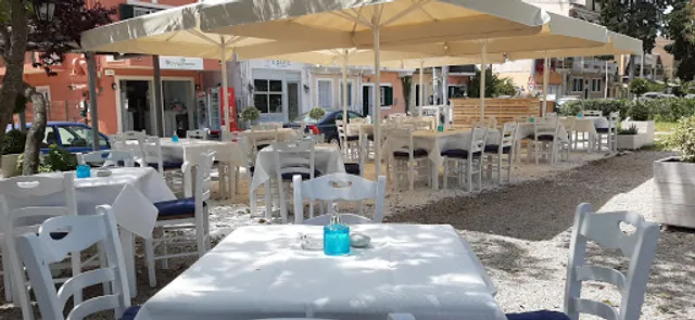 Fegaropetra Seafood - Ψαροταβέρνα