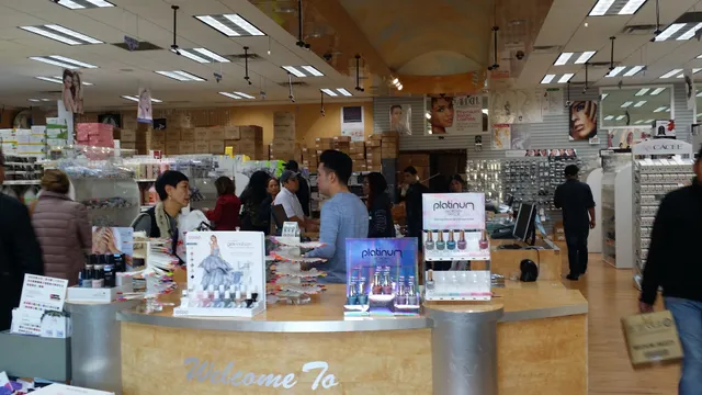 La City Nails & Beauty SUPPLY