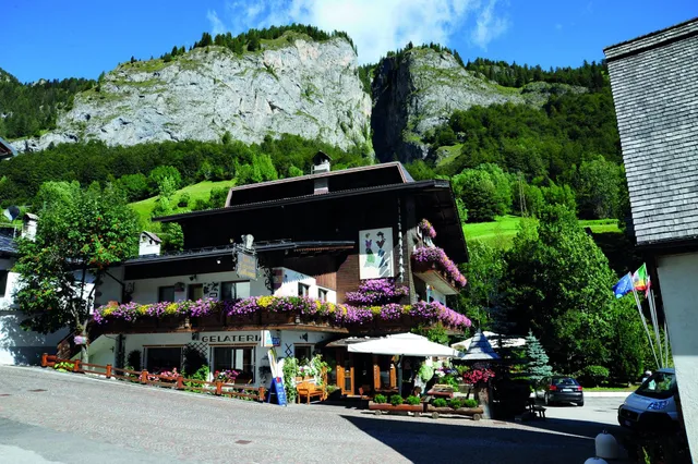 Alpen Hotel La Montanara