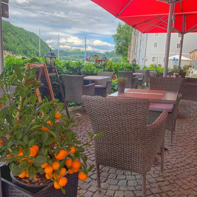 Amazing Factory By S&M