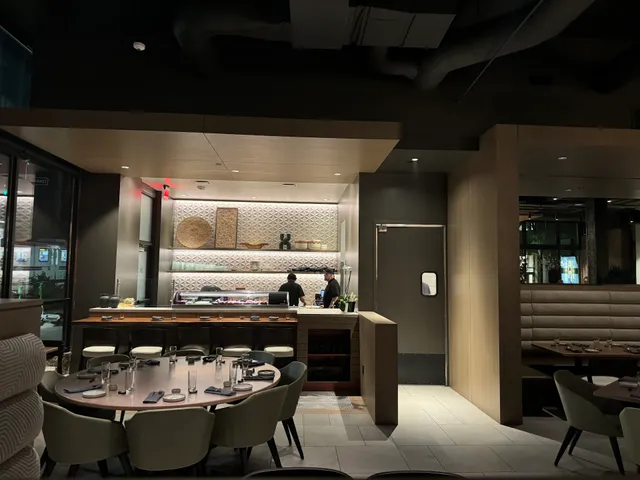 Aker Restaurant & Lounge