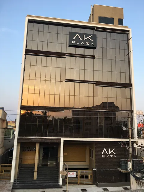 AK PLAZA