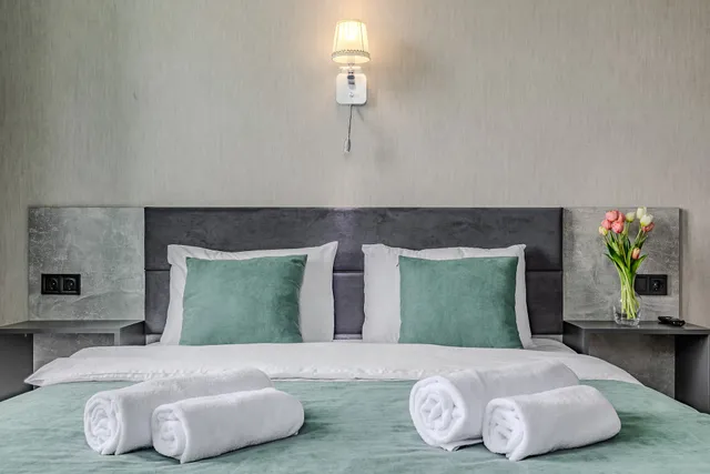 Green Line by Apgrade