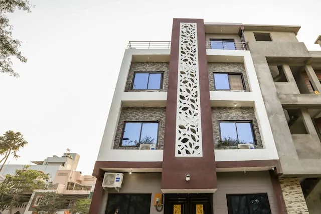 OYO 68266 Hotel Arrowcity Inn