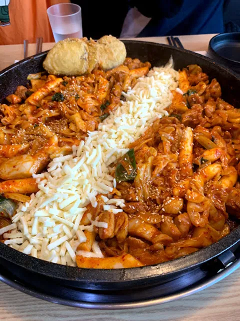 홍춘천치즈닭갈비