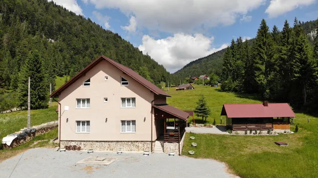 Casa de Piatră -Colț de Rai