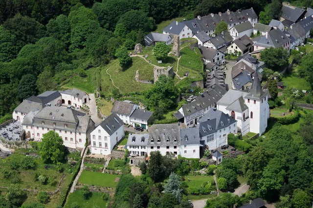 Burghaus & Villa Kronenburg (inkl. Rezeption)