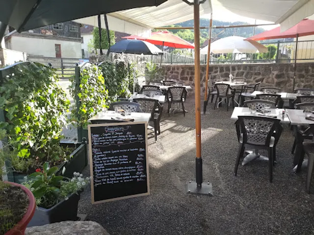 Restaurant au tapis rouge