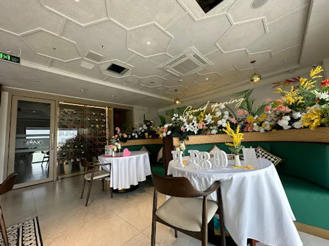 Nắng Restaurant (Nhà hàng Nắng)