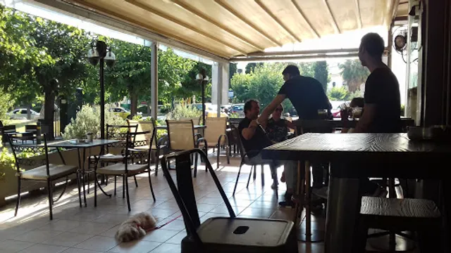 Bistrot 46 – Café, Bar & Breakfast