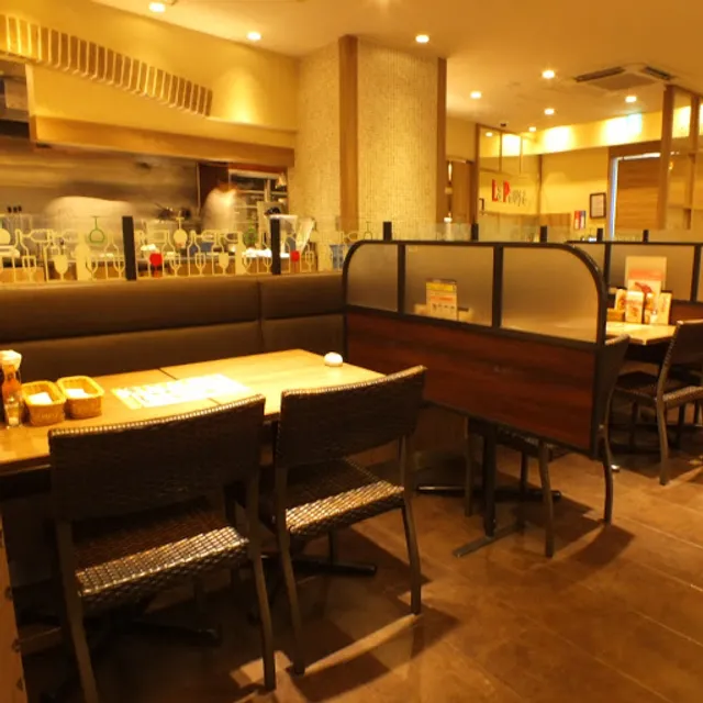 La Pausa Shinjuku Station West Entrance Palette Building Shop