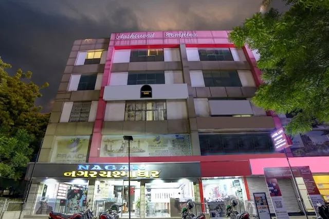 Leo - Hotels Near Navrangpura Ahmedabad