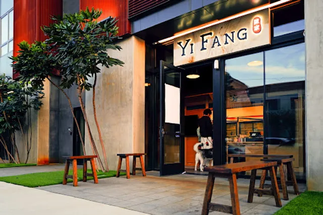 YiFang Taiwan Fruit Tea - Art District