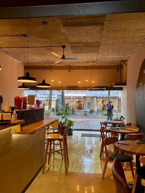 Madame Tâm Burtscheid