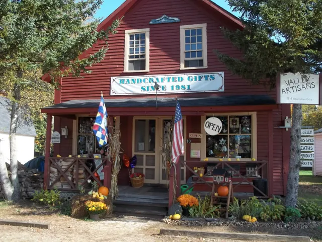 NH Valley Artisans - Seasonal shop