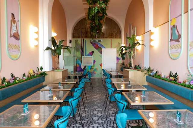 Hula Hawaiian Poke Bari