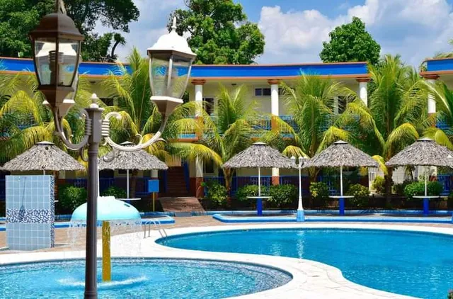 Del Pacífico Hotel y Plaza