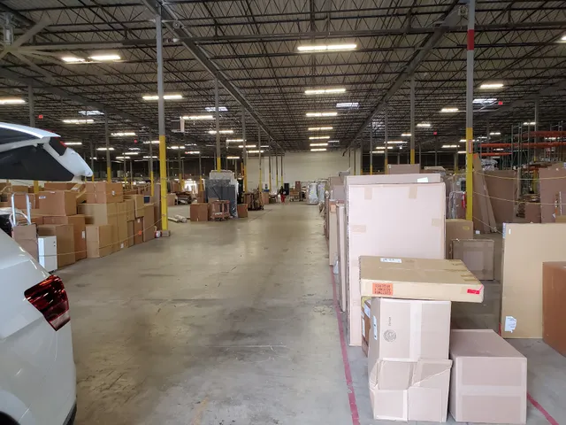 Crate & Barrel Warehouse