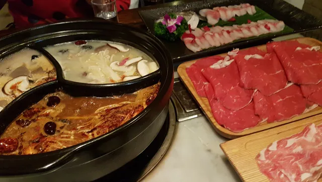 滇草香云南原生态火锅