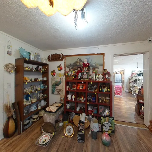 Cloud 9 Antiques & Such