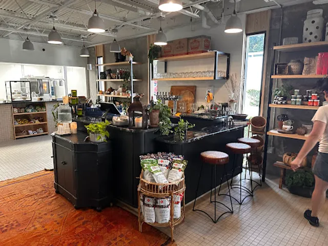 Garden Tiger reviews open hours photo - EyJidWNrZXQiOiJ1dGEtaW1hZ2VzIiwia2V5IjoicGxhY2VfaW1nL0V3YUw5TmRCUnNTbmRrcVo2a3haVlEiLCJlZGl0cyI6eyJyZXNpemUiOnsid2lkdGgiOjY0MCwiaGVpZ2h0Ijo2NDAsImZpdCI6Imluc2lkZSJ9LCJyb3RhdGUiOm51bGwsInRvRm9ybWF0IjogIndlYnAifX0=