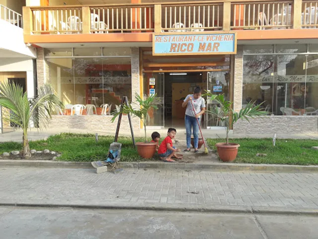 Rico Mar Seafood restaurant