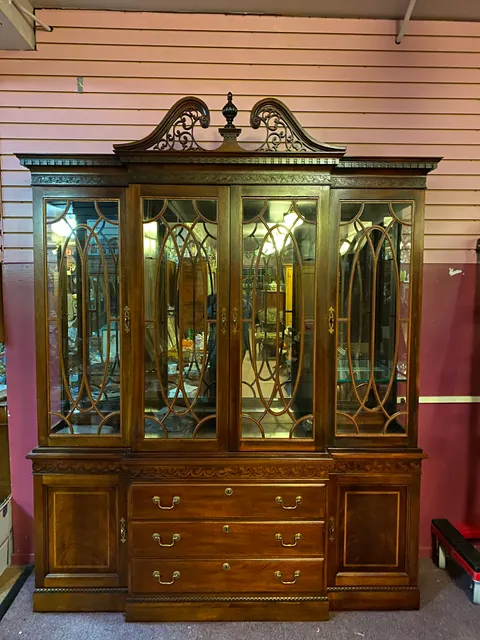 R. Spencer Antiques, Inc.