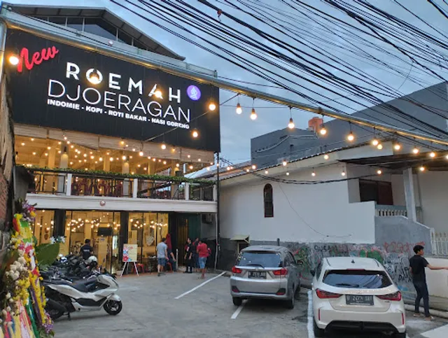 New Roemah Djoeragan Cafe & Resto