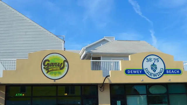Gary's Dewey Beach Grill / 38° -75° Brewing