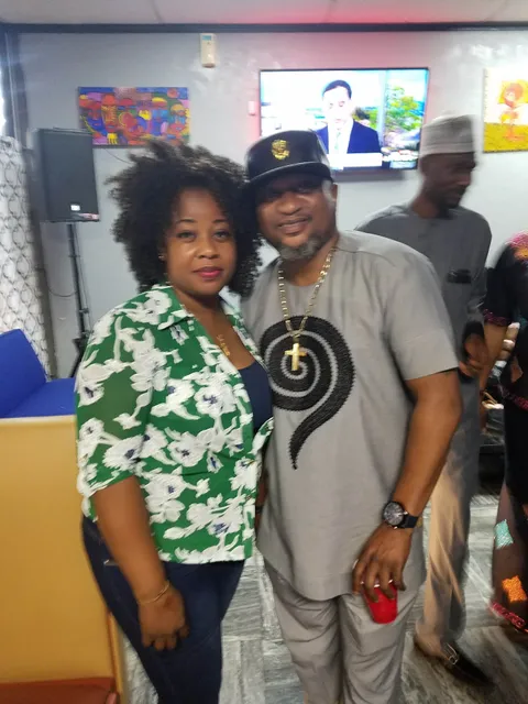 Noonie's Barber Shop