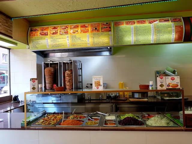 Arkadas Döner und Pizza