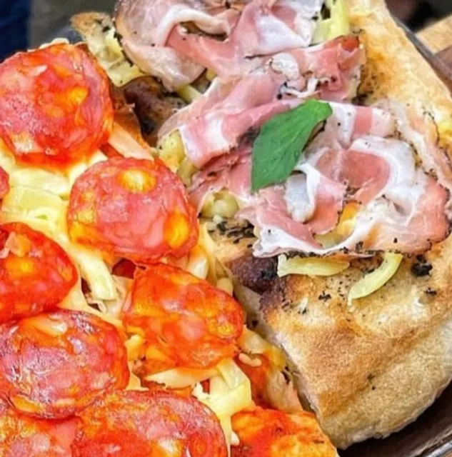 Muzza, pizza al taglio