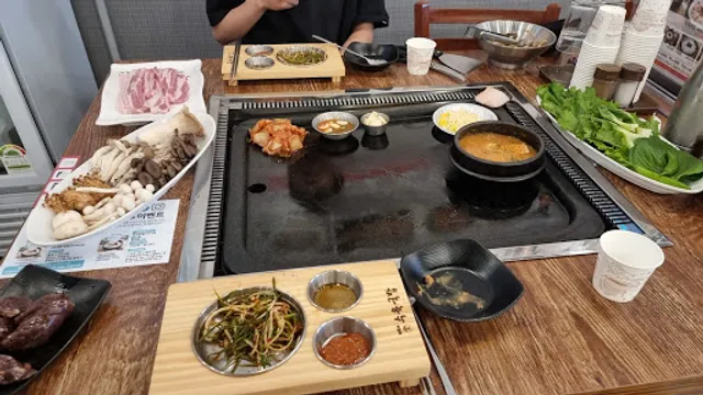 쌍둥이 수육국밥