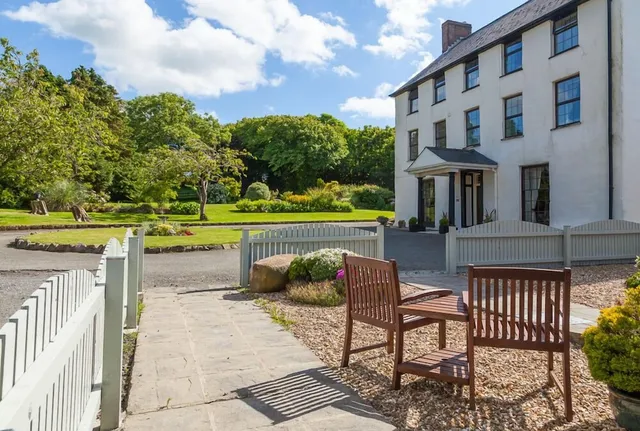 East Hook Farmhouse B & B