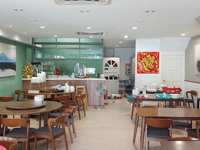 Xin Xiang Yi Wei Vegetarian Restaurant • Menjalara Kepong