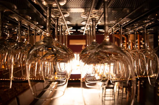 W Bar de Tapas y Vinos