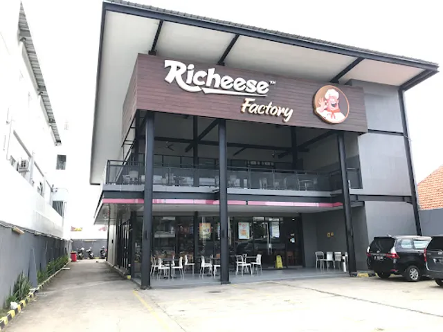 Richeese Factory Mayjen Sutoyo Tegal