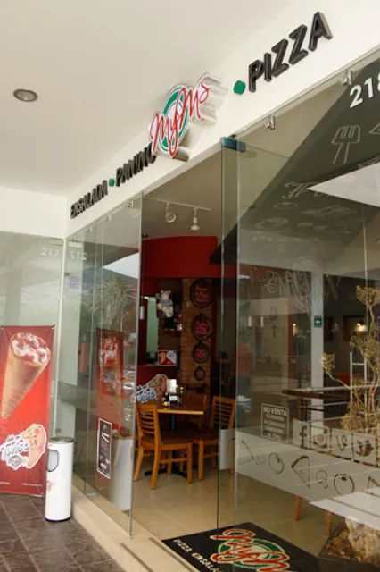 MyM's Pizza Plaza Revo