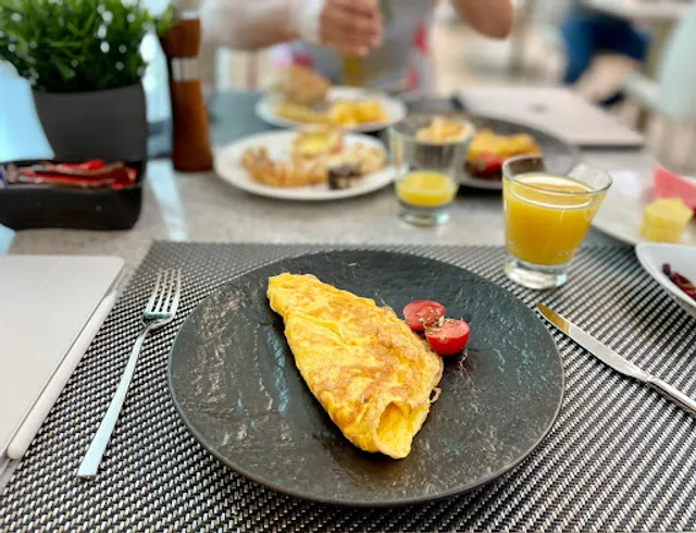 Restaurant East Side